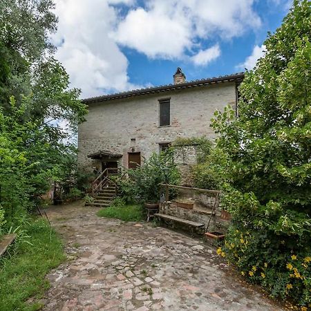 Agriturismo Il Poggio Degli Scoiattoli Bed & Breakfast Perugia Bagian luar foto