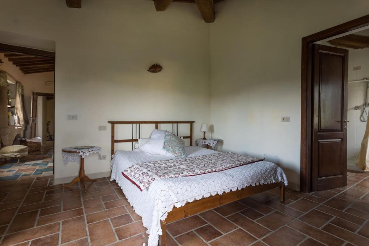 Agriturismo Il Poggio Degli Scoiattoli Bed & Breakfast Perugia Bagian luar foto