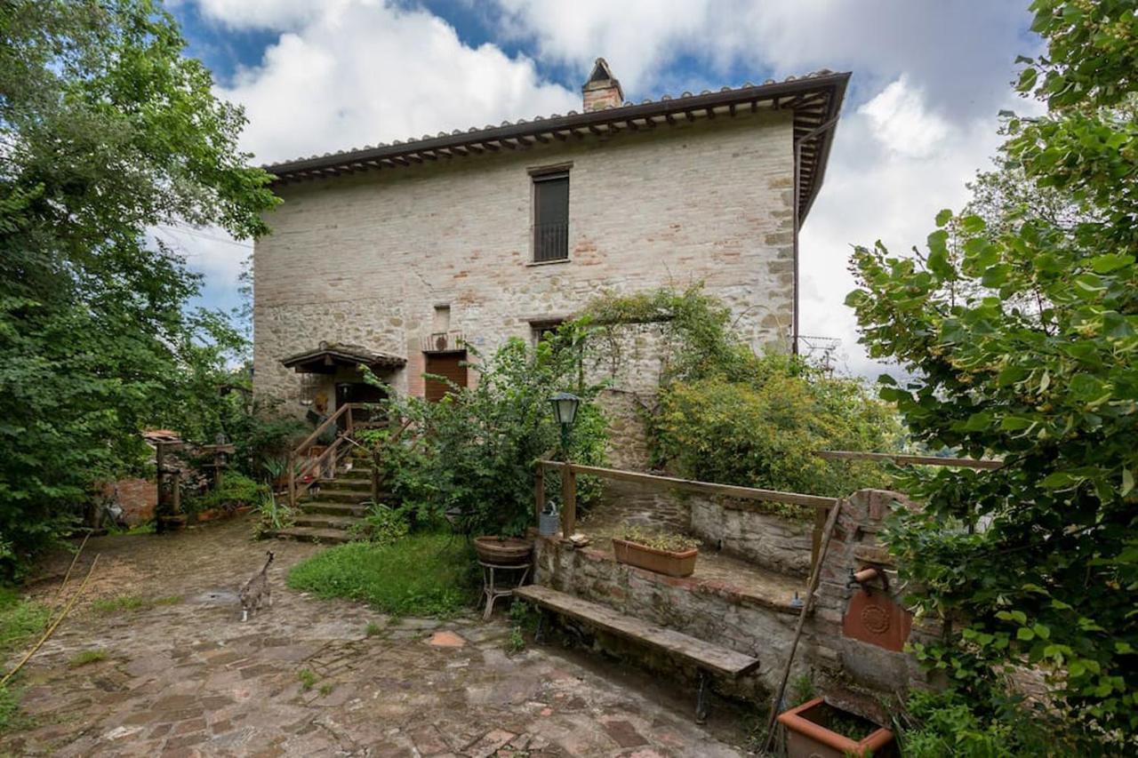 Agriturismo Il Poggio Degli Scoiattoli Bed & Breakfast Perugia Bagian luar foto