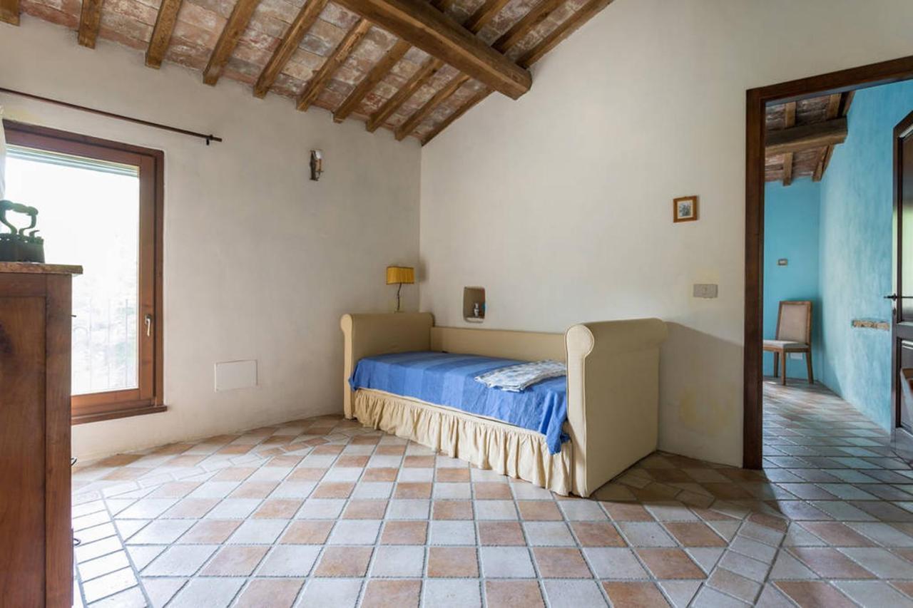 Agriturismo Il Poggio Degli Scoiattoli Bed & Breakfast Perugia Bagian luar foto