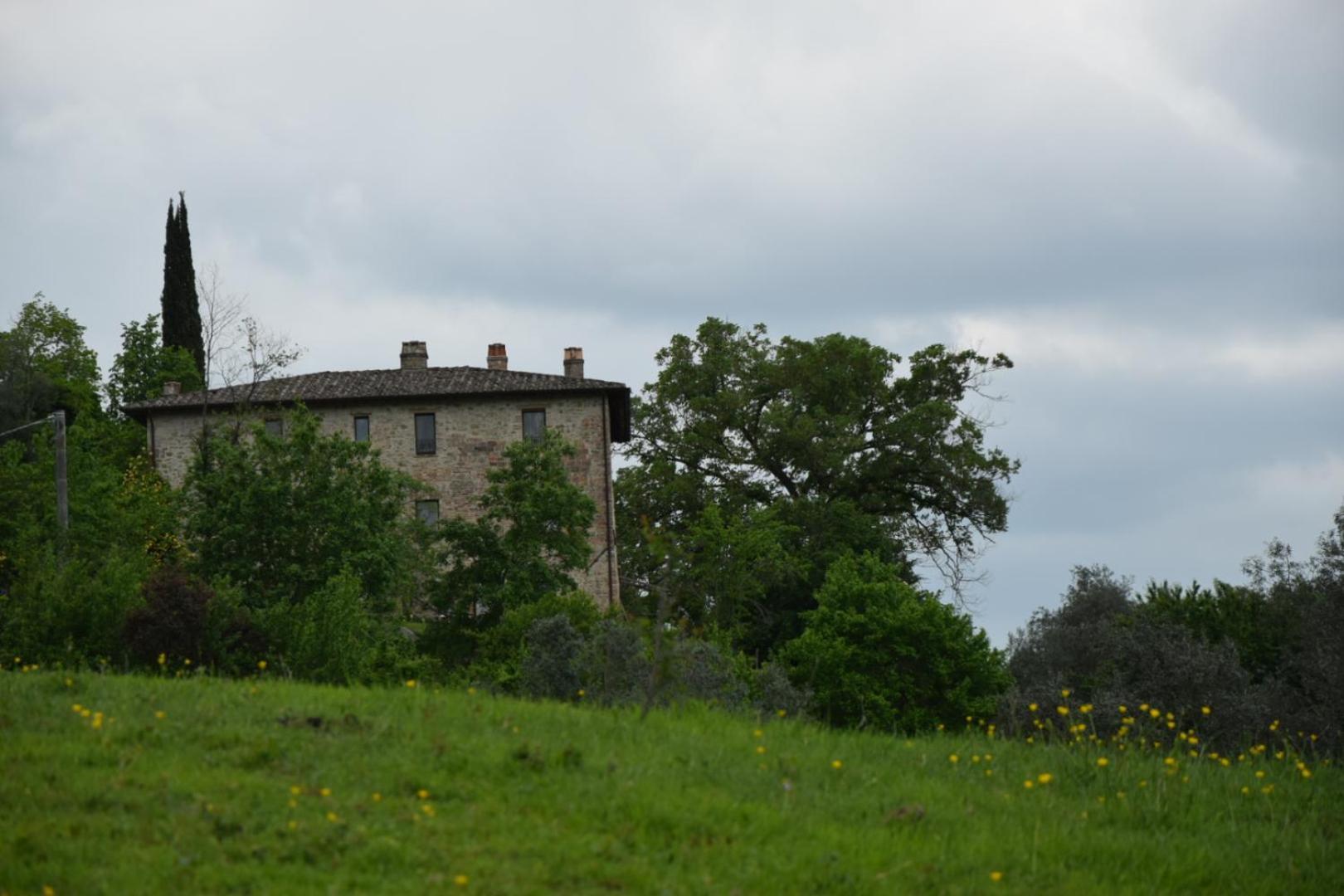 Agriturismo Il Poggio Degli Scoiattoli Bed & Breakfast Perugia Bagian luar foto